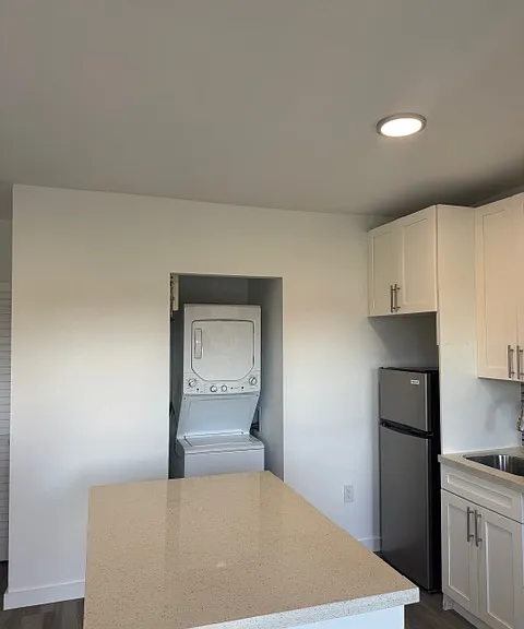 190 NW 16th St #9 — Photo 2