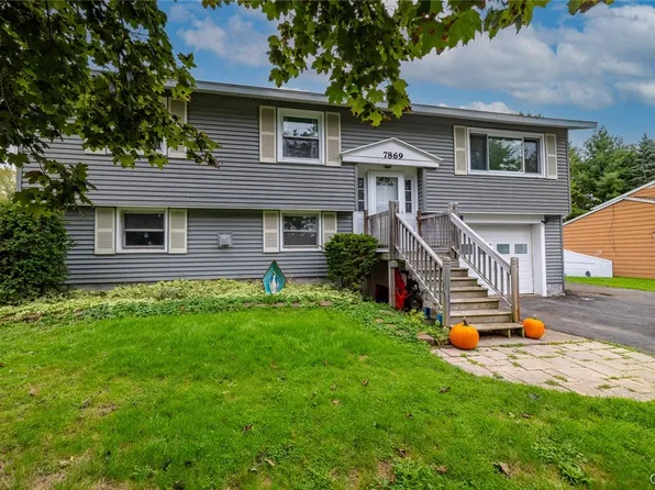 7869 Oneida Trl, Bridgeport, NY 13030