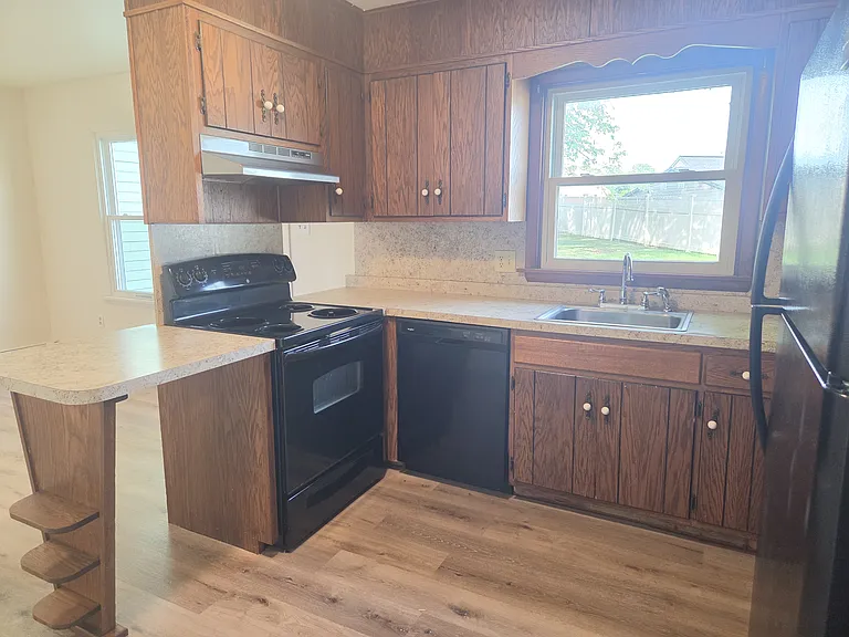 515 Poplar St — Photo 9
