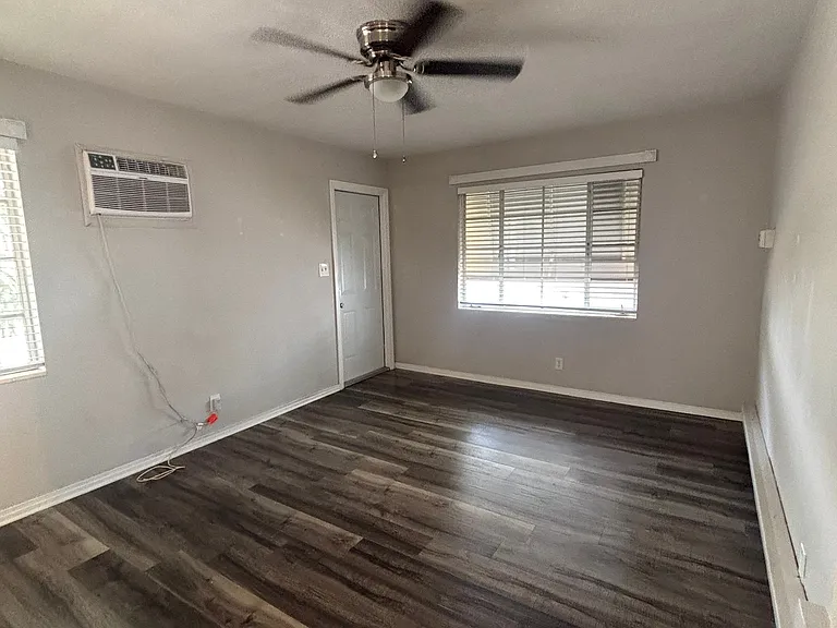 918 24th Ave N #12 — Photo 7