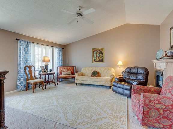 3rd image of 613 Edgefield Dr