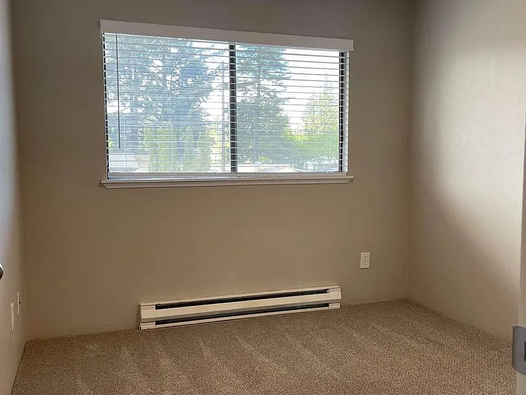 12550 SE Powell Blvd — Photo 12