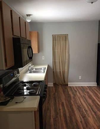 2nd image of 104 Kelburn St