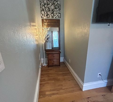 Small nook in main bedroom area