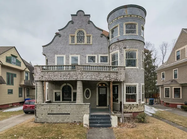 14 Fairfield St, Springfield, MA 01108