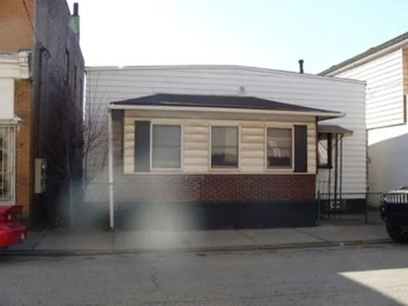 62 Garfield St, Natrona Heights, PA 15065