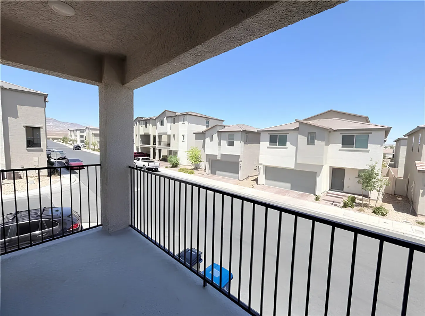 Stunning Tri-Level Townhome with Breathtaking Nevada Mountain Views — Photo 4