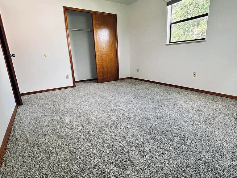 337 NW Tyler Ave — Photo 19