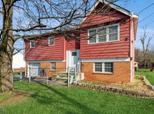 101 Matilda Ave, Somerset, NJ 08873