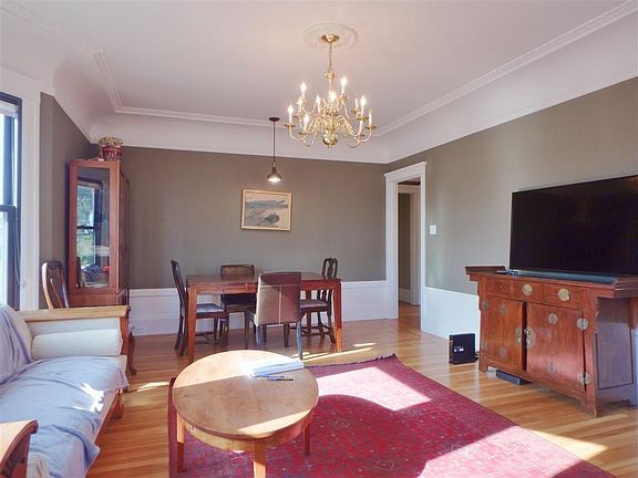 3rd image of 195 26th Ave APT 4
