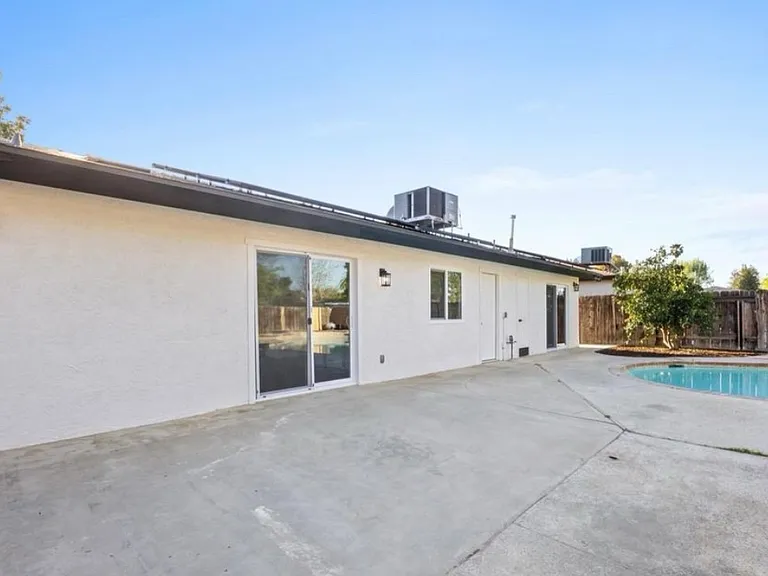 3008 Whitley Dr — Photo 20