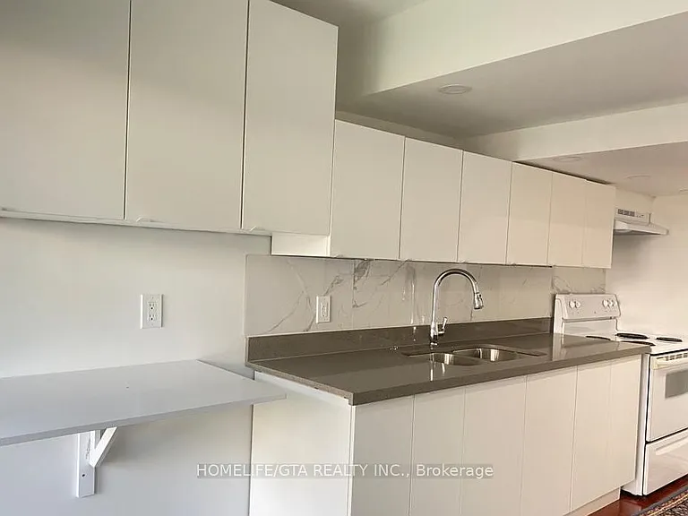 92 Todhunter Cres #BASEMENT — Photo 2