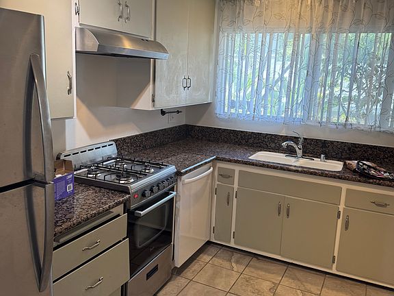 4th image of 11946 Goshen Ave APT 3