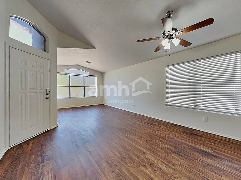 10262 W Patrick Ln — Photo 10