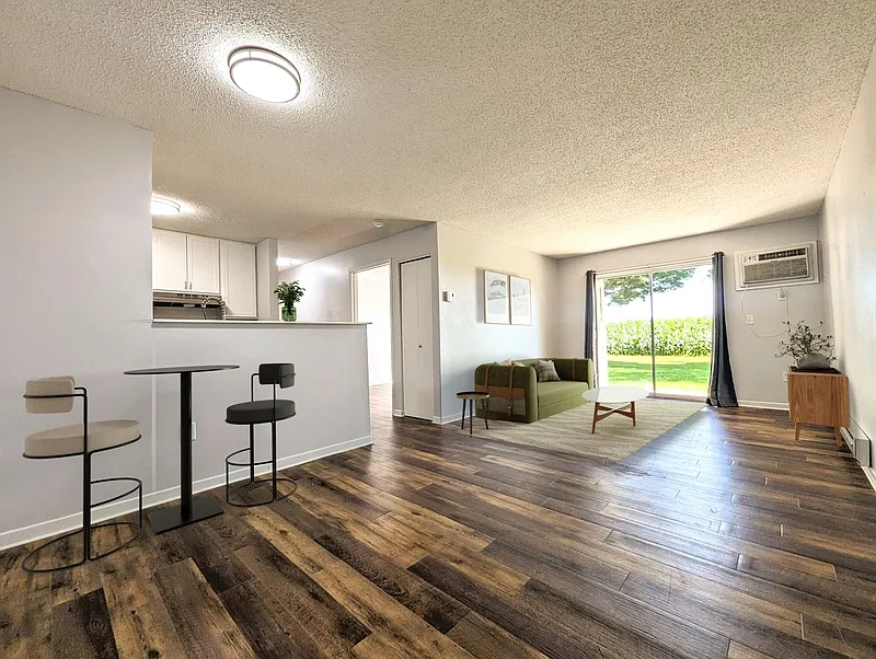 2 bed, 1.5 bath, 760 sqft, $1,145 — Photo 2