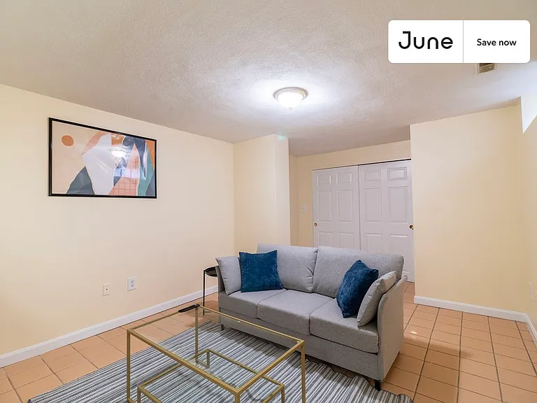 277 Paris St — Photo 2
