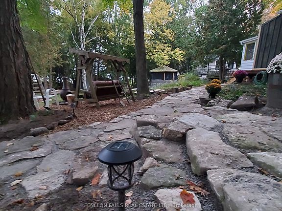 5th image of 168 Lakebreeze Rd