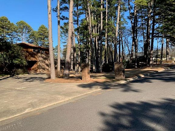 4th image of 6 Pinecrest Dr