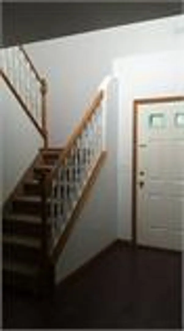 Great Johnstown 2- Story Home! — Photo 2