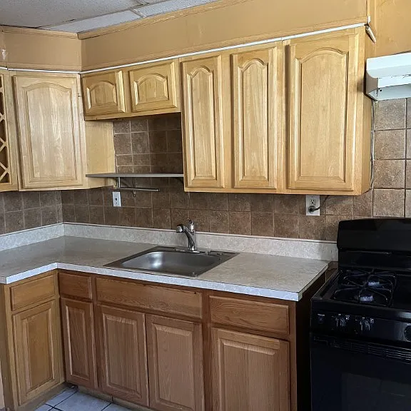 312-14 4th St #2 — Photo 9