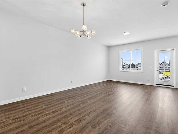 3rd image of 1750 S Rangeview Dr SE #204