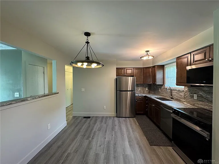 1250 Robbins Run Ct — Photo 4