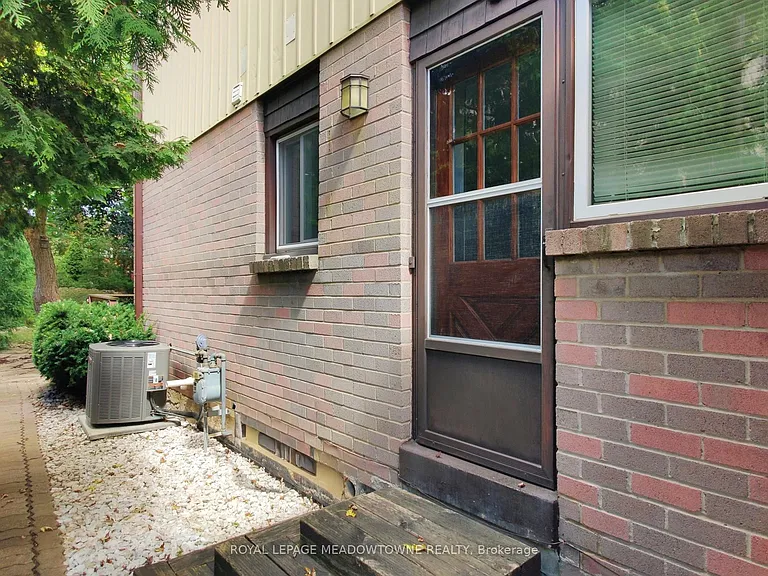 12 Wesleyan St #1 — Photo 15