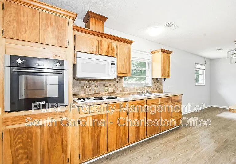 628 Constant Dr — Photo 9