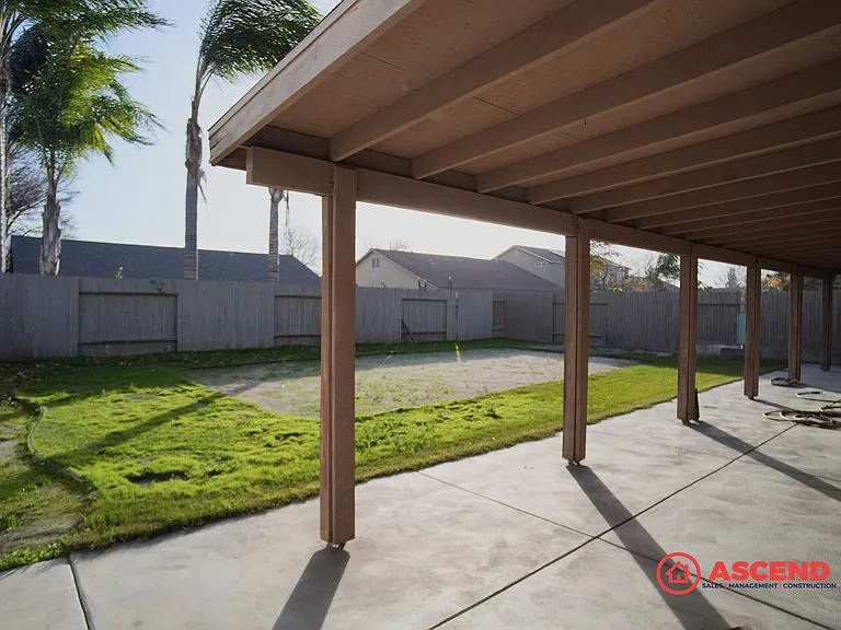 301 Alysheba Dr — Photo 26