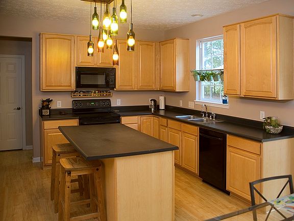 5th image of 793 Bloor Woods Ct