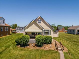 50 Herbst Rd, Coraopolis, PA 15108