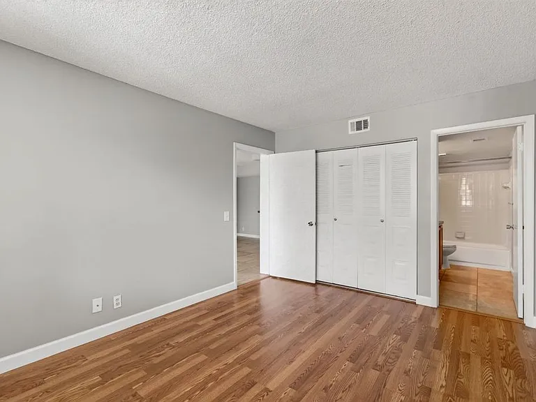 744 Executive Center Dr #23-9-23 — Photo 8