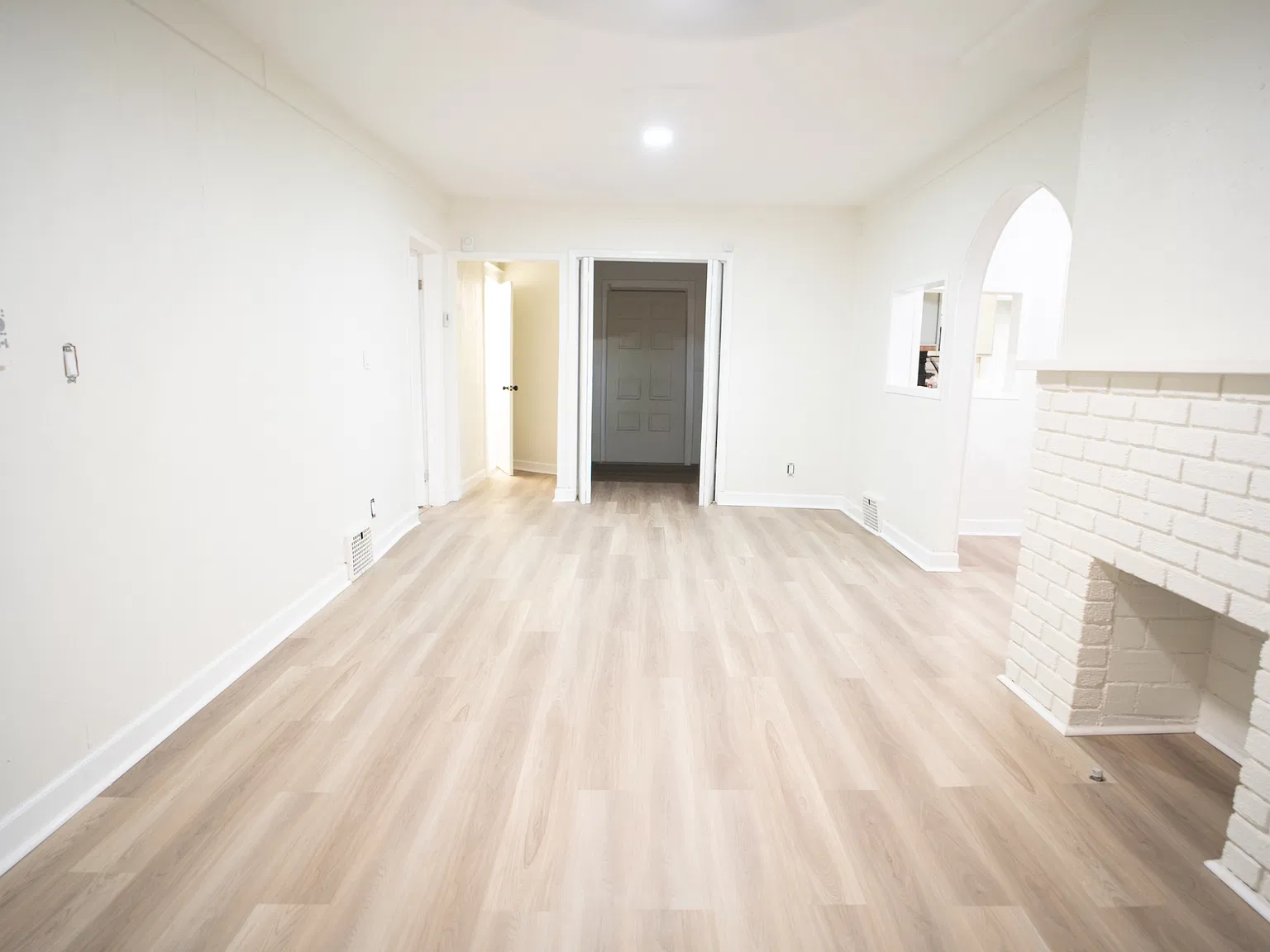 4 bed, 984 sqft, $1,485 — Photo 3
