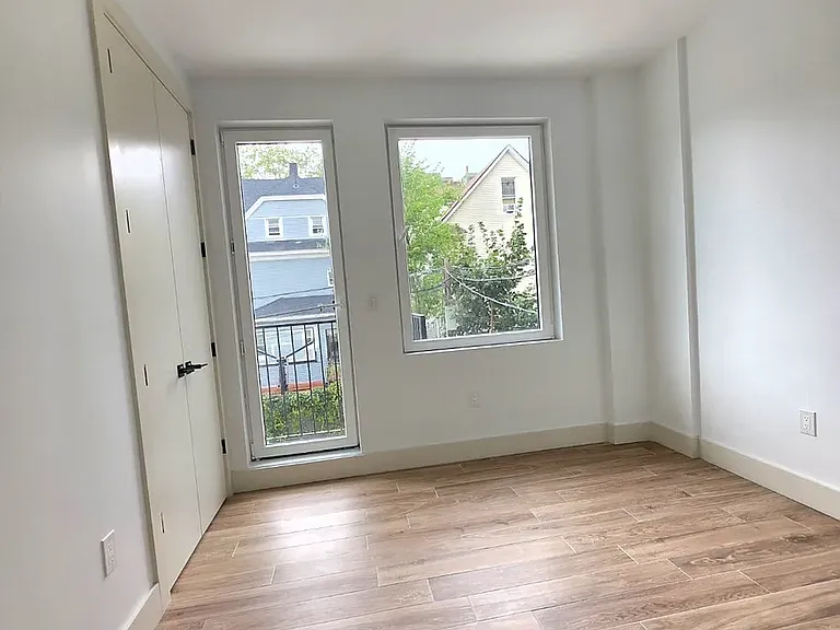 450 E 26th St #2C — Photo 5