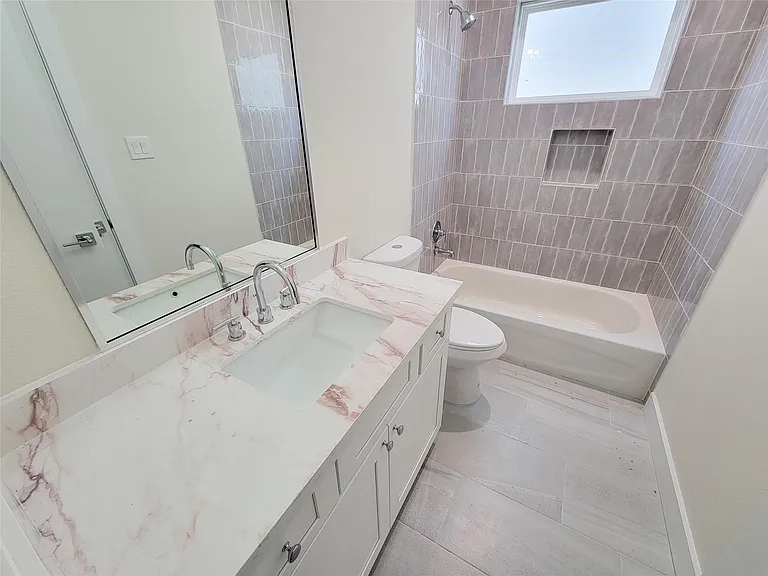 5931 Beall St #A — Photo 34