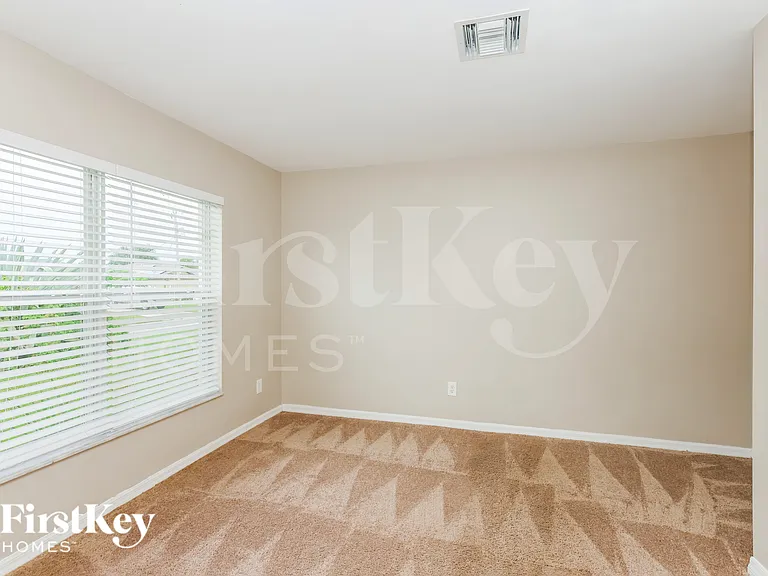 4105 NE 10th Ave — Photo 13