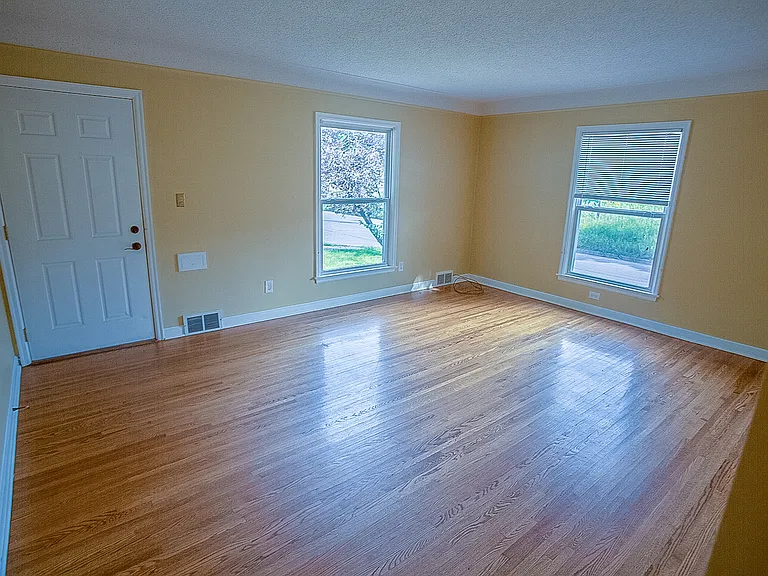 825 22nd Ave SE — Photo 7