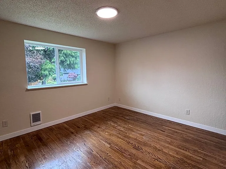 3510 55th Ave NE — Photo 37