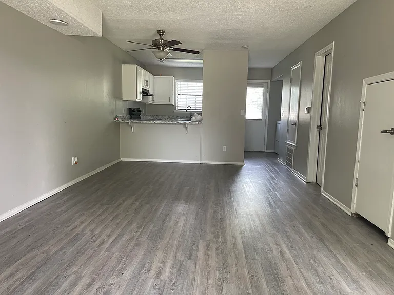 1409 Oriole St #C — Photo 3