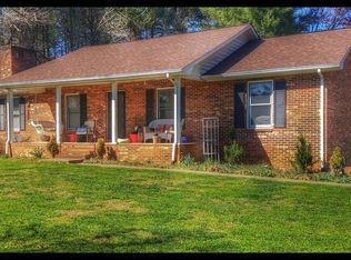 2216 Robbins Ln, Hudson, NC 28638