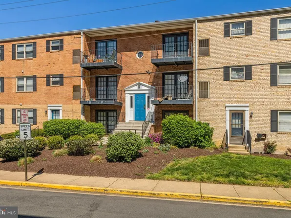 5931 Quantrell Ave APT 302, Alexandria, VA 22312