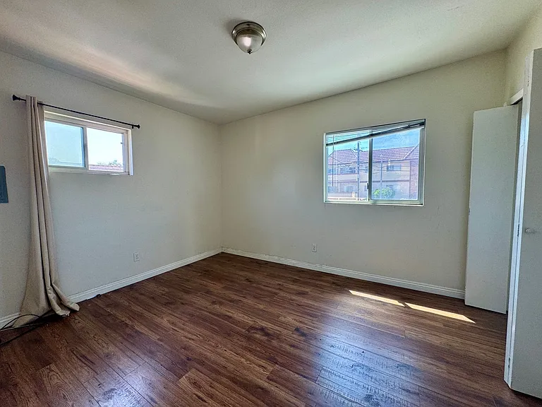 540 N Madison Ave #4 — Photo 4
