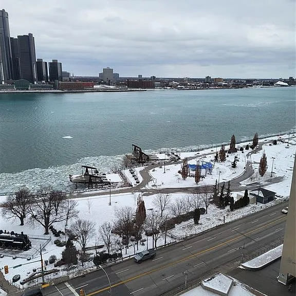 75 Riverside Dr E #1707 — Photo 14