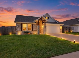 637 Lewis St, Pea Ridge, AR 72751