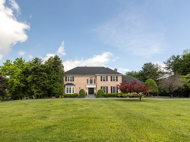 8809 Saunders Ln — Photo 95