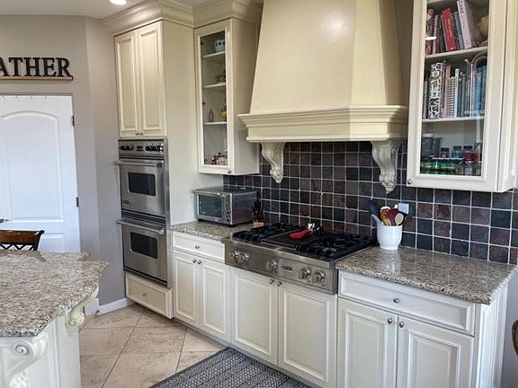 Kitchen with Viking Appliances