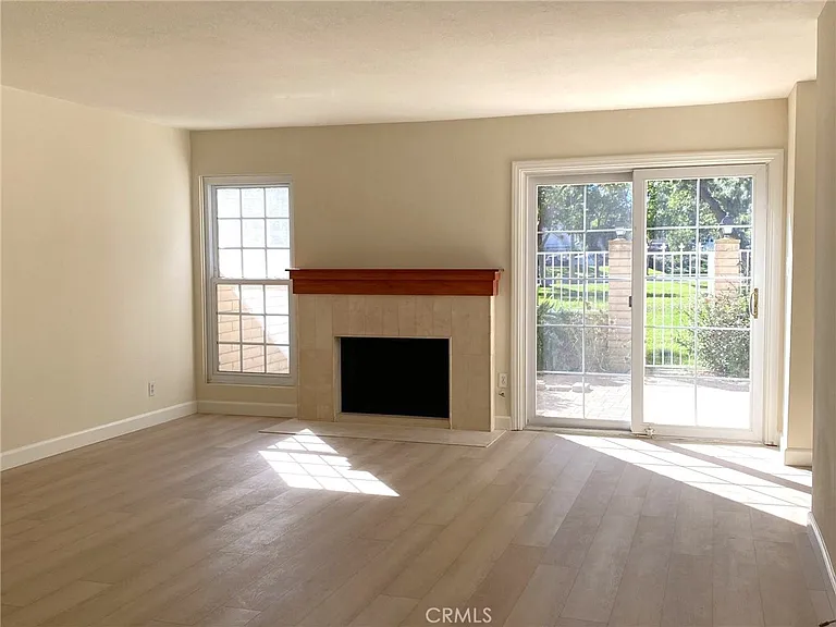 48 Oak Tree Ln — Photo 3