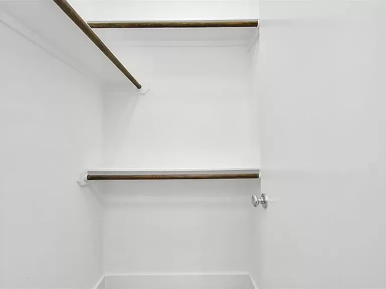 714 Clark St — Photo 24