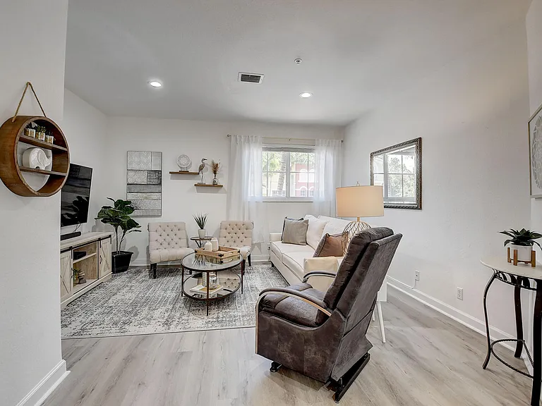 525 Bayfront Dr — Photo 7