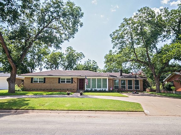 3rd image of 1905 Lakeview Dr